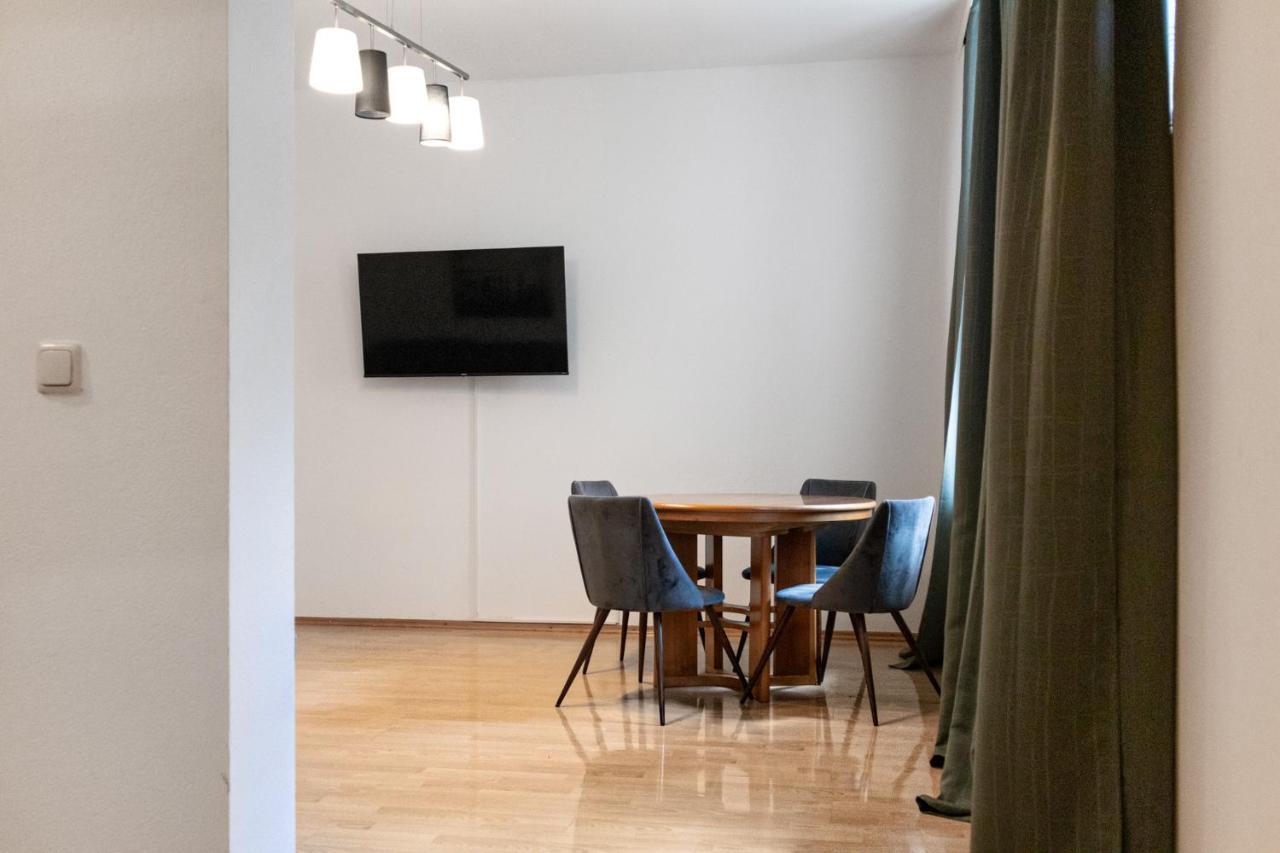 Welcoming 3Br Budget Apt. Well Connected Вена Экстерьер фото