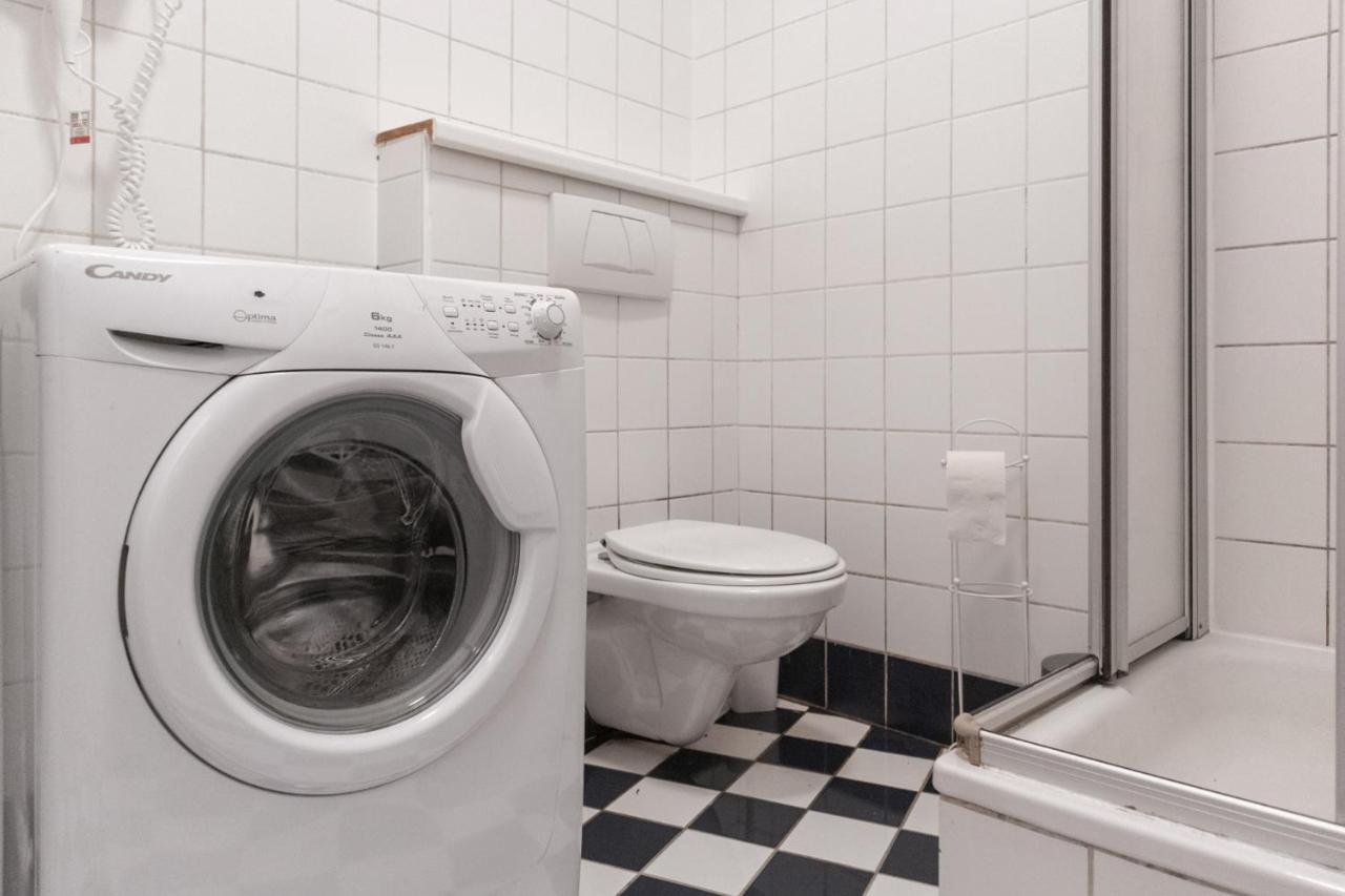 Welcoming 3Br Budget Apt. Well Connected Вена Экстерьер фото