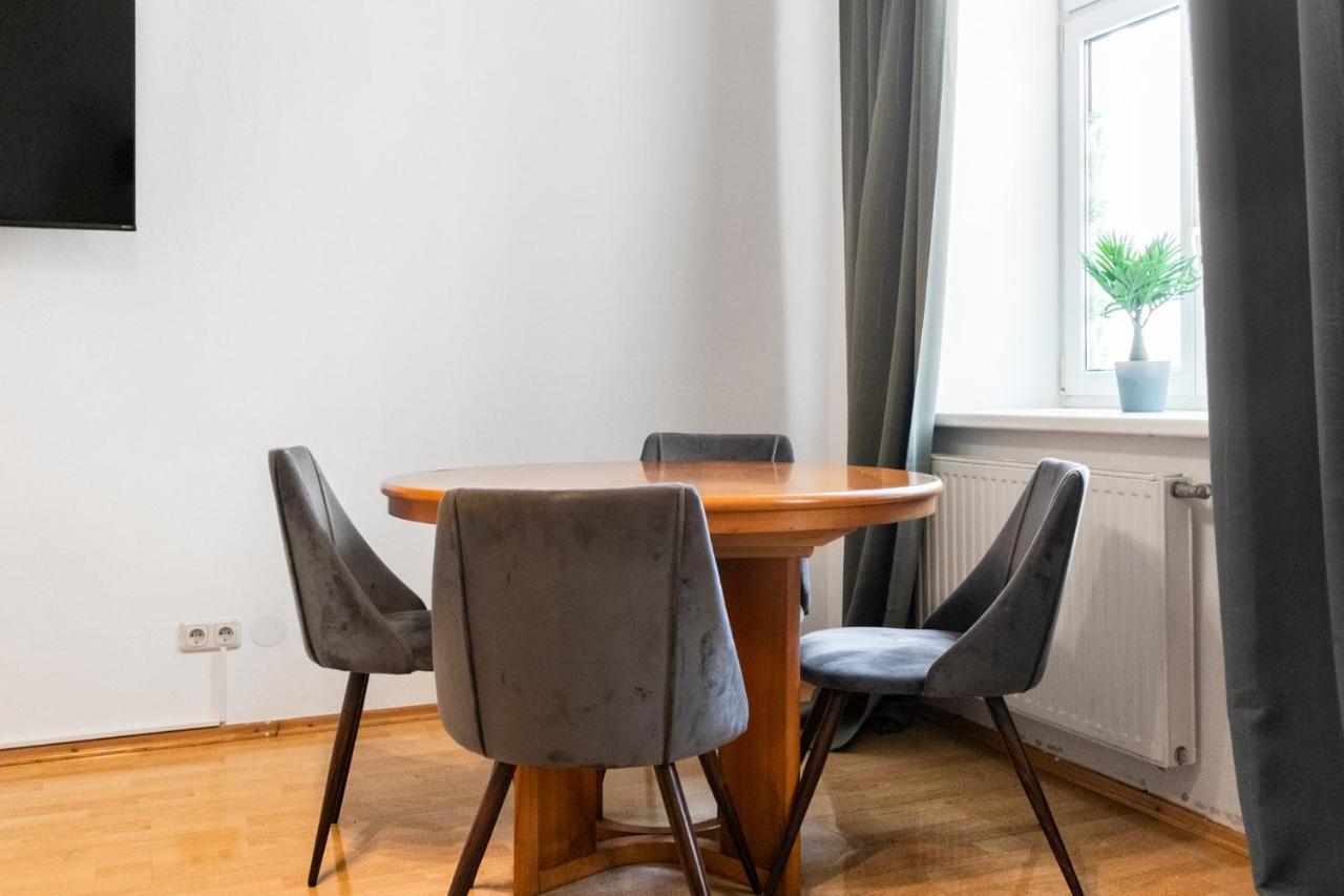 Welcoming 3Br Budget Apt. Well Connected Вена Экстерьер фото